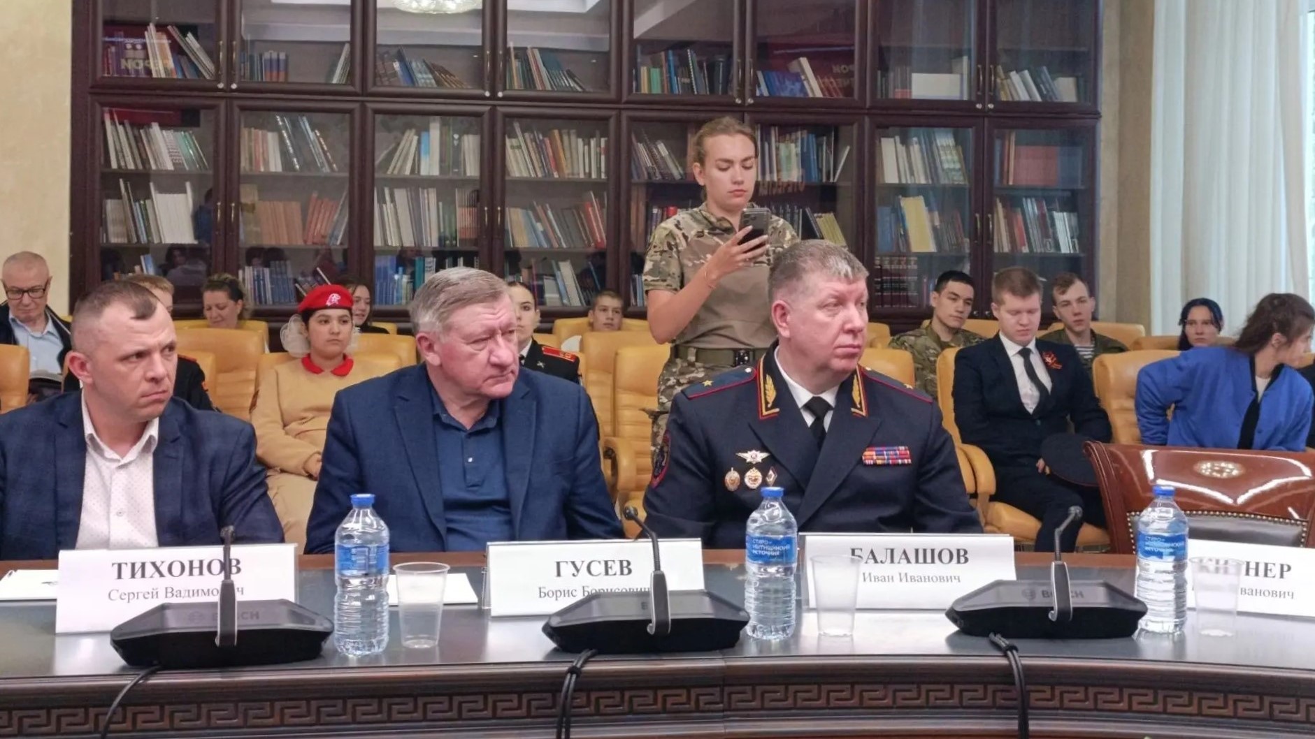 Просвет представил опыт патриотической работы на круглом столе в Общественной палате России